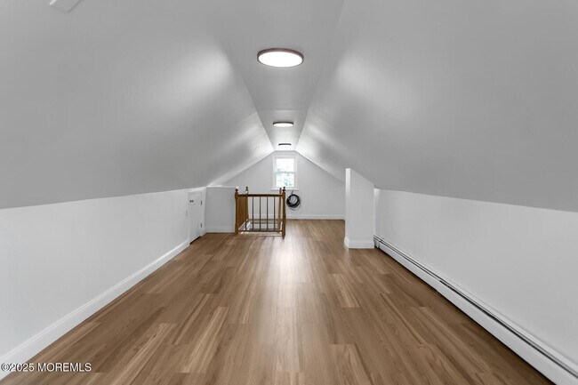 Building Photo - 608 Mercer Ave