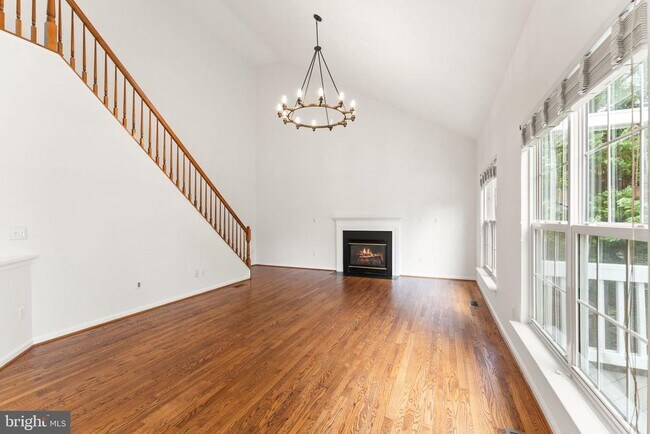 Building Photo - 43205 Cardston Pl