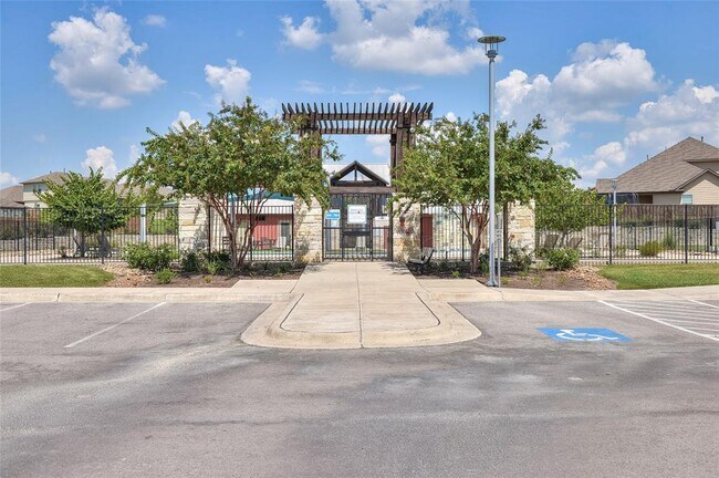 Building Photo - 371 Purple Martin Ave