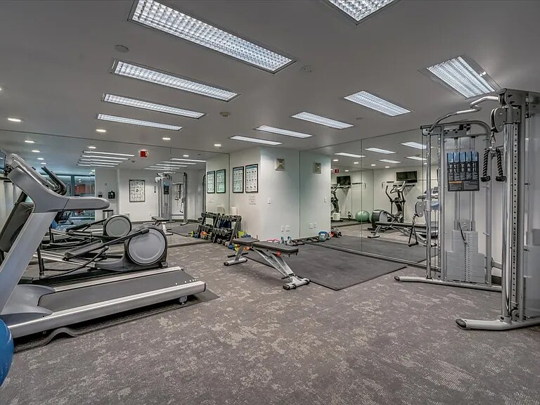 Building Photo - 323 Queen Anne Ave N