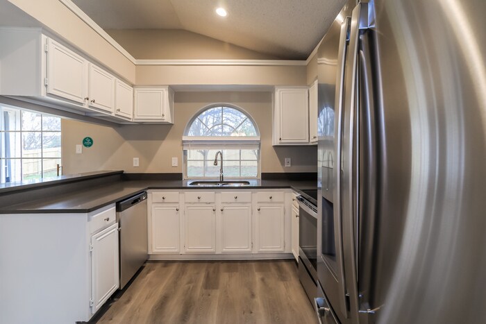 Building Photo - 5513 Maurie Dr