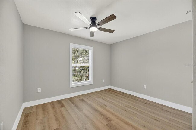 Building Photo - 10610 Boyette Creek Blvd