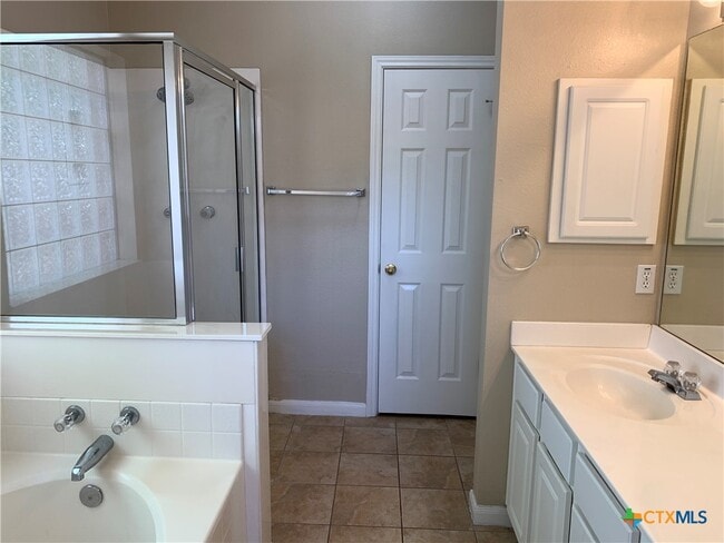 Building Photo - 947 River Rock