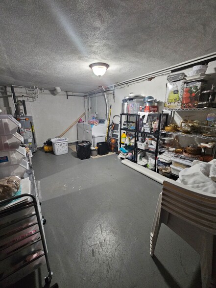 Building Photo - 8 Lee St