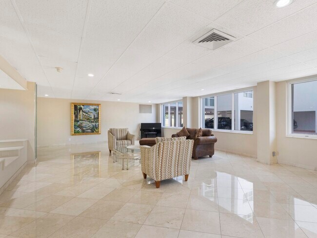 Building Photo - 111 N Pompano Beach Blvd