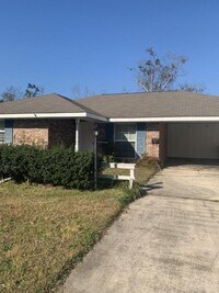 Building Photo - 2104 Cherie Dr
