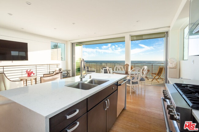 Building Photo - 6985 Trolleyway S