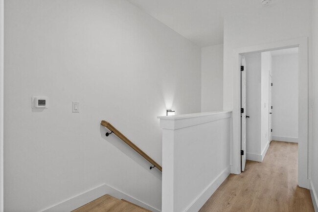 Building Photo - 1758 S Highland Park Ave