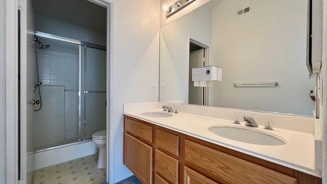 Building Photo - 10206 Wateridge Cir