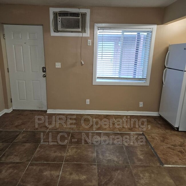 Building Photo - 612-616 N 46 St