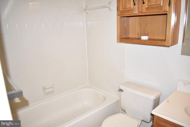 Building Photo - 8278 Waterside Ct
