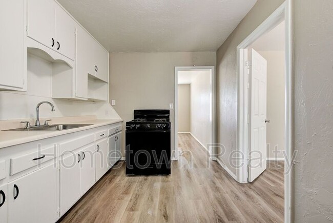 Building Photo - 1409 SE 41st St