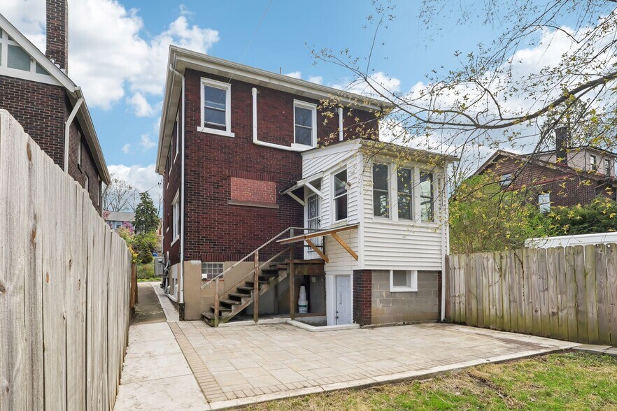 Building Photo - 3459 Beechwood Blvd