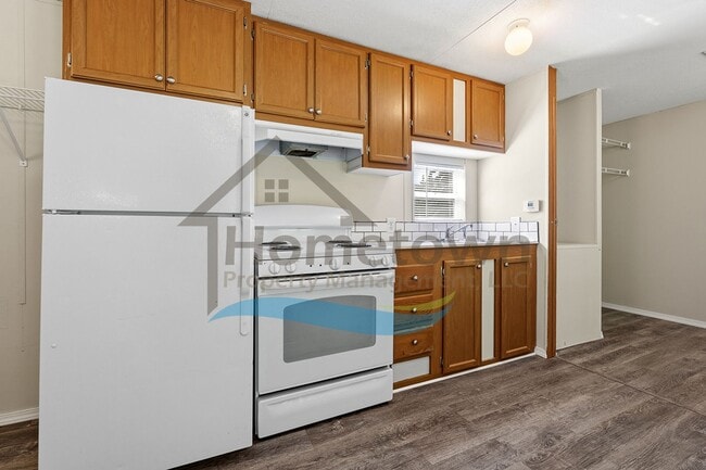Building Photo - 2 Bedroom 1 Bath Home with Off Street Parking Available in Sagle!