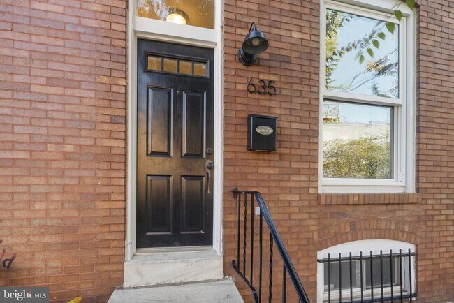 Primary Photo - 635 Fagley St