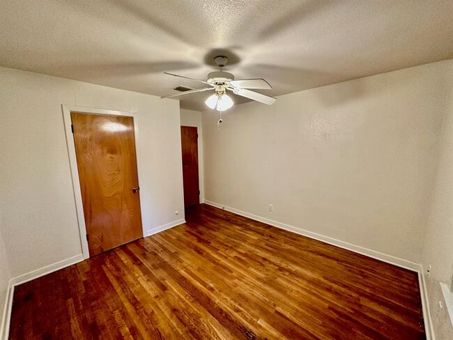 Building Photo - 931 Cheatham St