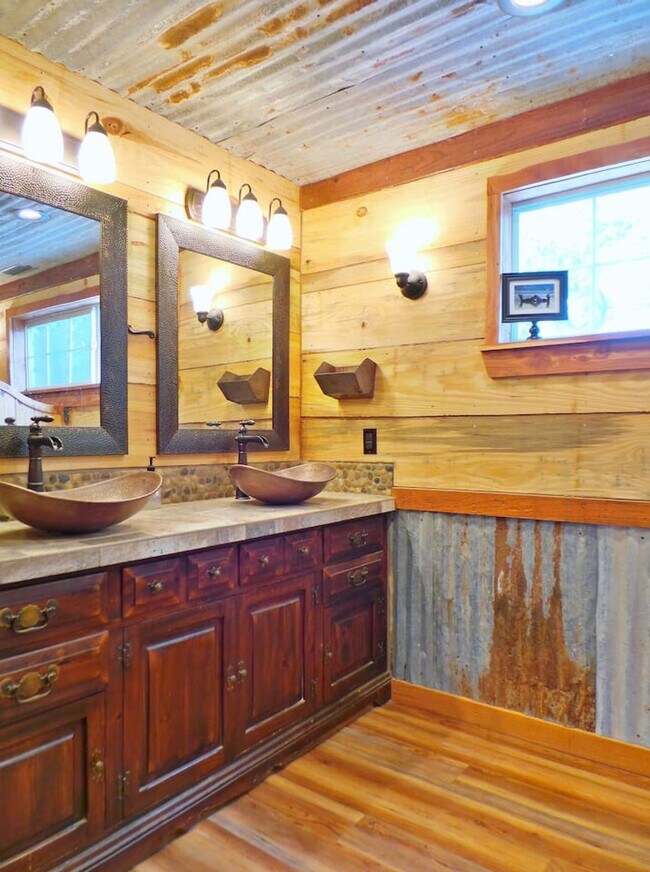 Building Photo - 8625 Grassbur Rd