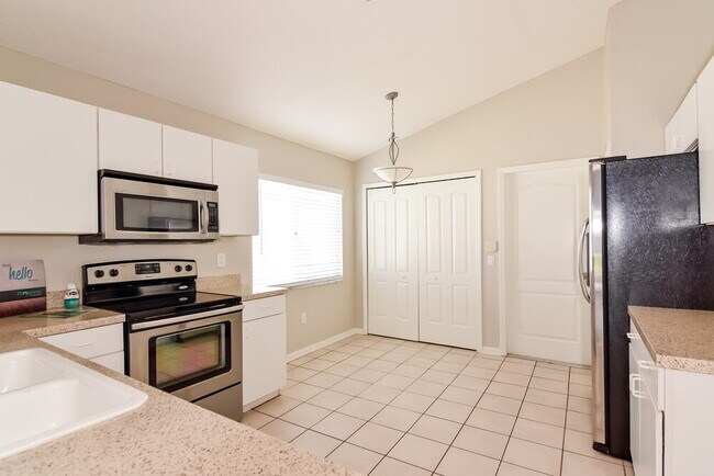 Building Photo - 312 Sonoma Dr