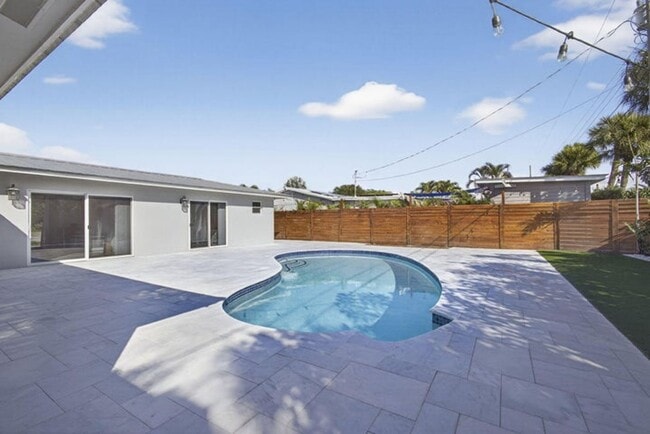 Building Photo - 2388 S Wallen Dr