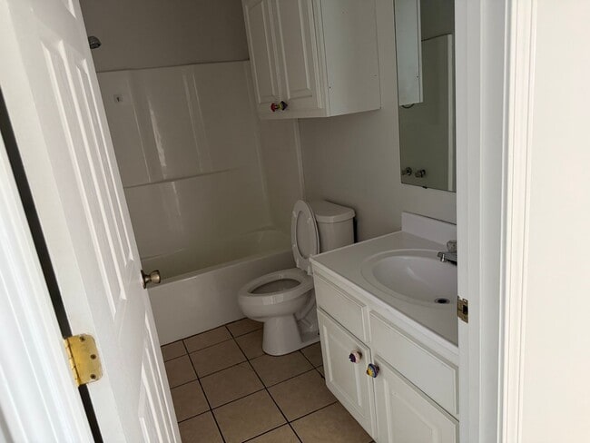 Building Photo - Renovated 3 Bedroom 2 Bath Home for Rent!!