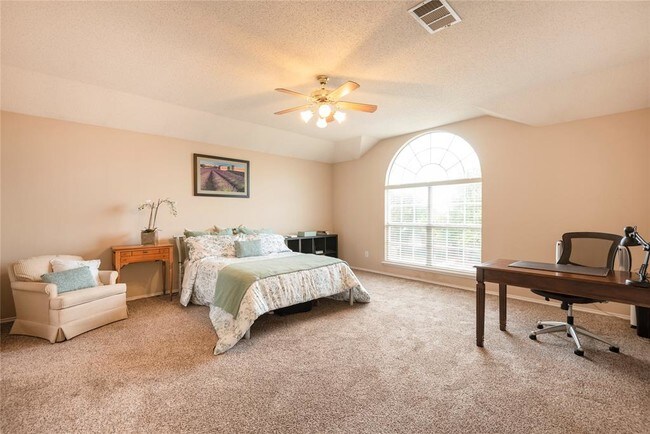 Building Photo - 5517 Vineyard Ln