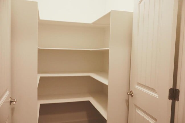 Building Photo - 205 Windcrest Cir