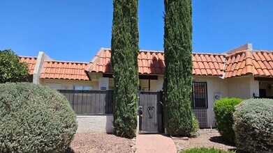Building Photo - Updated 2 bedroom, 2 bath townhouse in Sahuara Village.