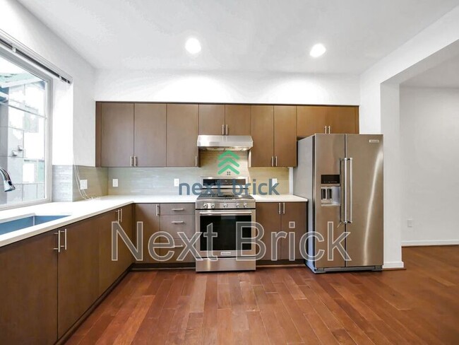 Primary Photo - 15779 NE 15th St