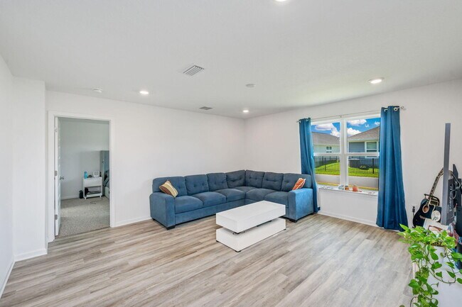 Building Photo - 103 Riverwalk Cir