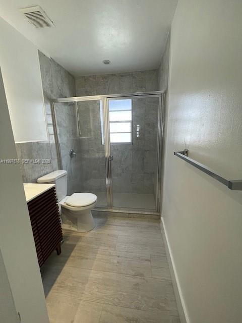 Building Photo - 221 SW 9th Ave