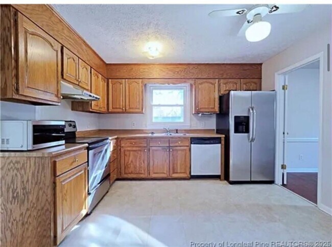 Building Photo - 6811 Mangrove Dr