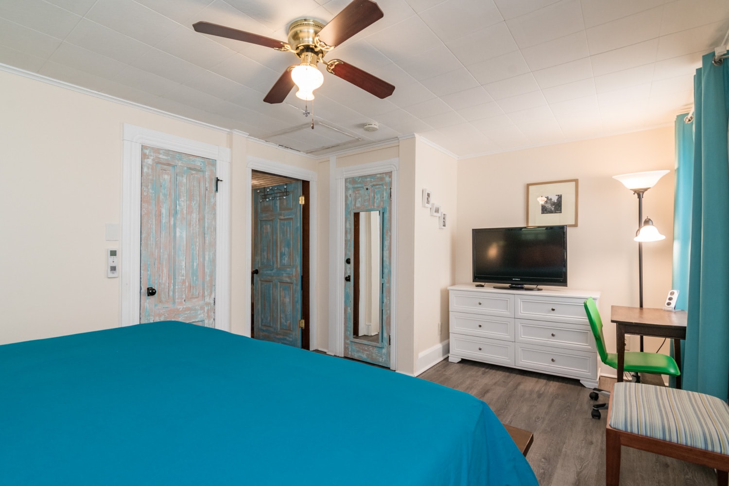 Primary bedroom has 2 closets - 5 Greenwood Ct