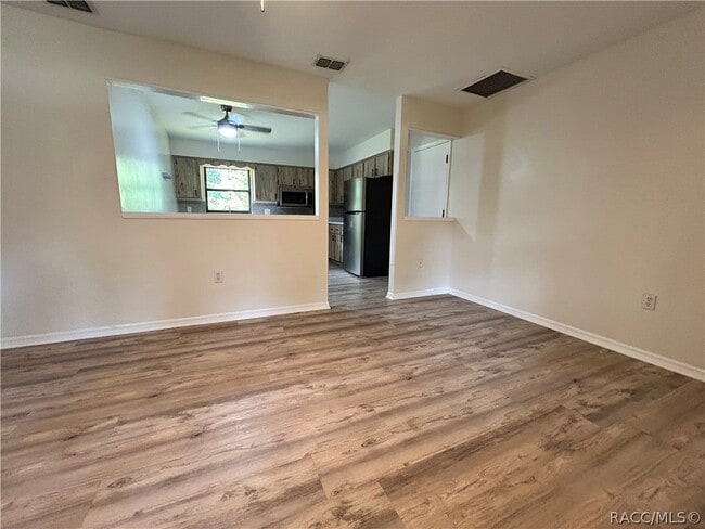 Building Photo - 7236 E Oak Isle Dr