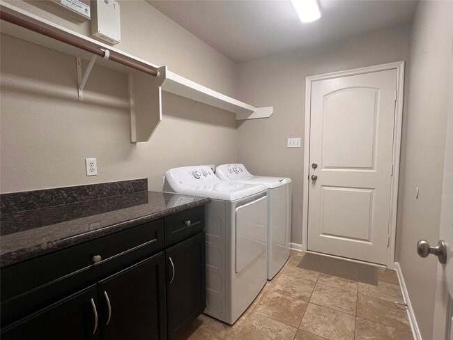 Building Photo - 807 Cobble Gate Dr