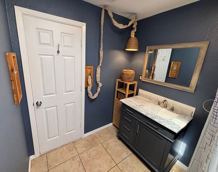 Building Photo - 124 Halliday Ave