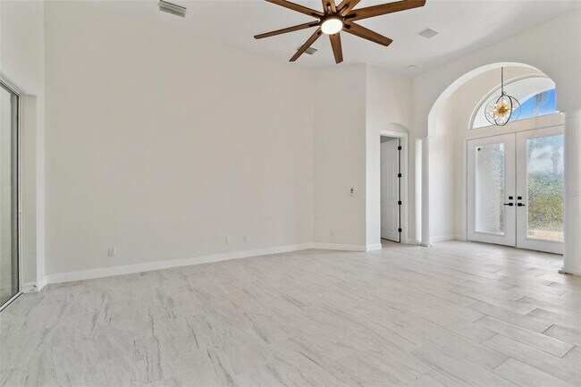 Building Photo - 13792 Long Lake Ln