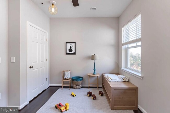 Building Photo - 14302 Potomac Heights Ln