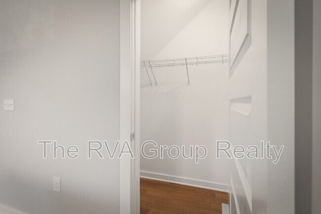 Building Photo - 918 Porter St