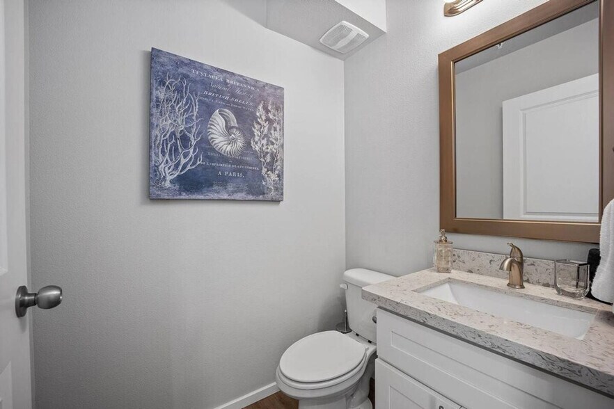 Building Photo - 624 E 32nd St