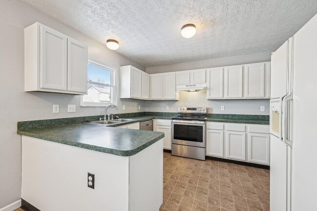Building Photo - 848 Robmeyer Dr