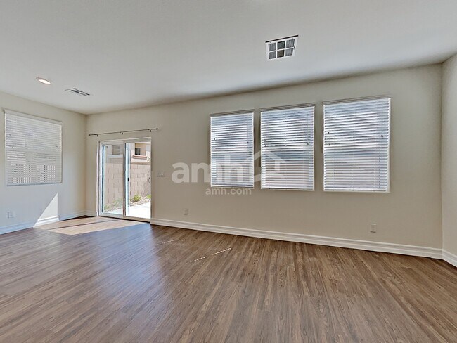 Building Photo - 10474 Marias St