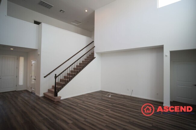 Building Photo - Beautiful 4-Bedroom Located In Highgate Community!