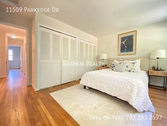 Building Photo - 11509 Parkedge Dr