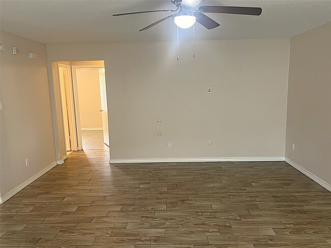 Building Photo - 2019 Pine Croft Dr
