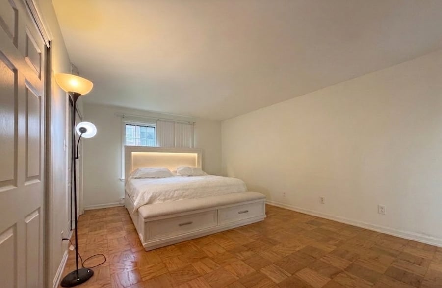 Primary Bedroom - 6008 Westchester Park Dr