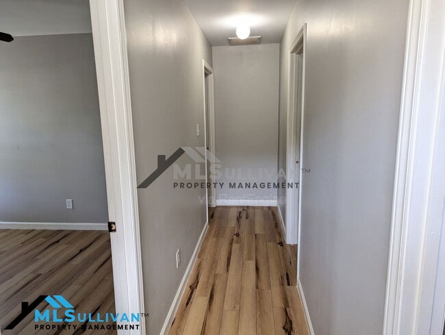 Building Photo - 7 Albert Ct