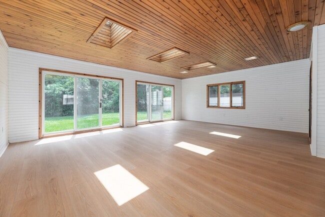 Building Photo - 20936 Ridgemont Rd