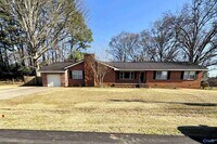 Building Photo - 2117 Mythewood Dr SW