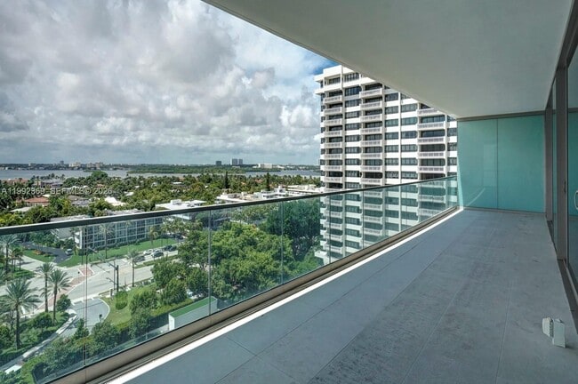Building Photo - 10203 Collins Ave