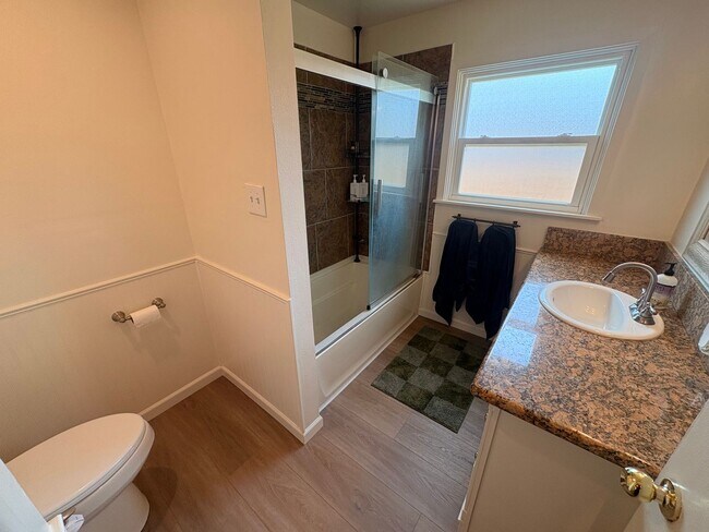 Building Photo - Renovated 3 bedroom home for rent!